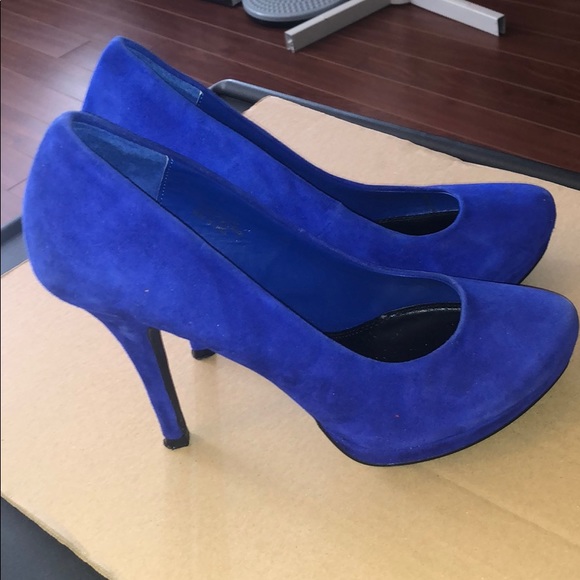 Le Chateau shoes . Heels. Royal blue - Picture 1 of 7